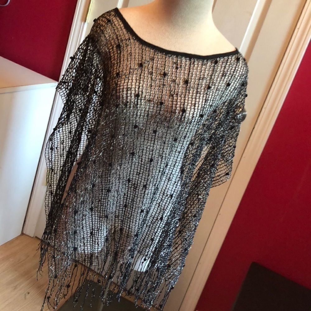 Do everything in love sheer shawl one sz